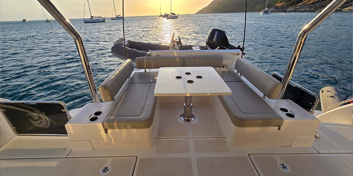 Аренда моторного катамарана Aquila 44 на Пхукете